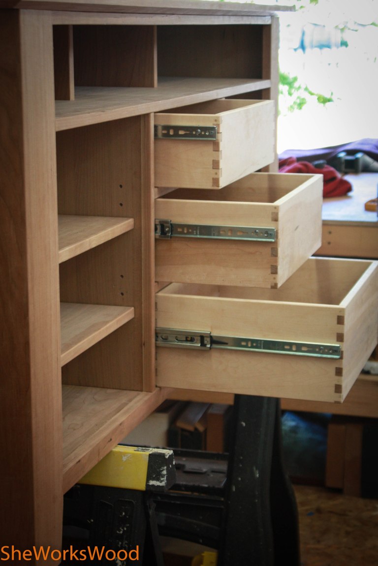drawers with guides (1 of 1)